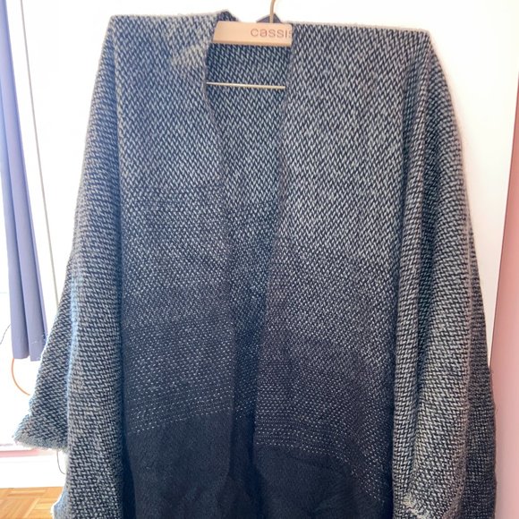 2 Piece Set Wrapped Cardigans - Picture 2 of 11